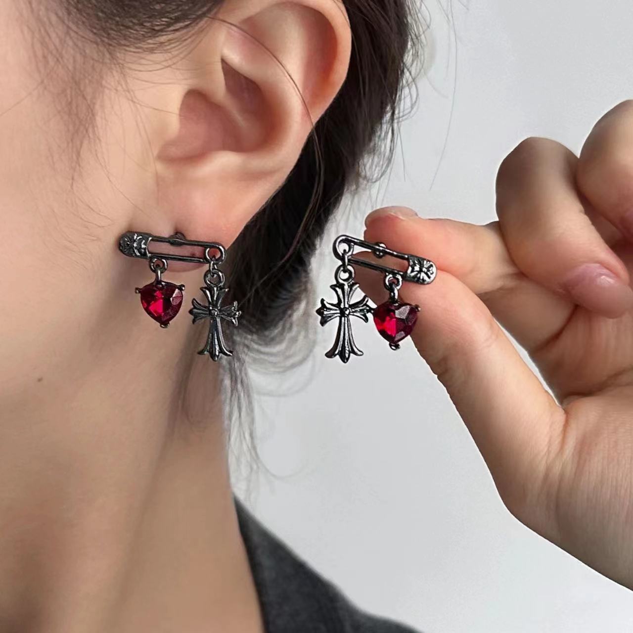 Wholesale Dark Cross Love Earrings Women's Light Luxury High-end Temperament Atmospheric Unique Exquisite Earrings 2024 New