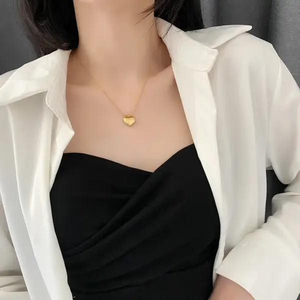 Wholesale Simple Style Heart Shape Titanium Steel Necklace