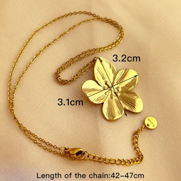 PVD Coated Real Gold Plated 18K Gold Flower 304 Stainless Steel Elegant Streetwear Waterproof Non Tarnish 201 Stainless Steel Pendant Necklace