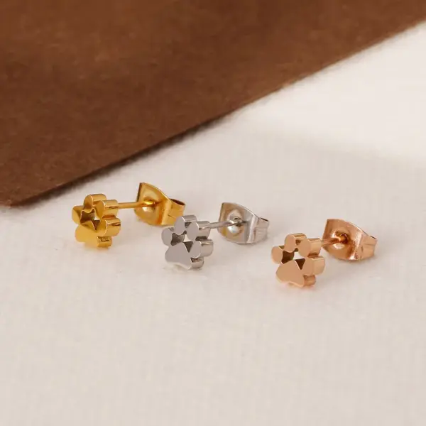 Wholesale PVD Coated 18K Gold Plated Heart Titanium Steel Fashion Waterproof Non Tarnish Earrings Ear Studs