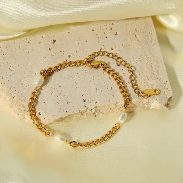 Wholesale PVD Coated Real Gold Plated 18K Gold Solid Color 201 Stainless Steel Freshwater Pearl Cute Wedding Bridal Waterproof Non Tarnish 201 Stainless Steel Lobster Trigger Clasp Closure Bracelets