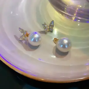 65 Silver Needle. / Gold