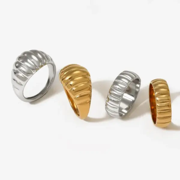 Wholesale 316 Stainless Steel Solid Color PVD Coated Stone-Free Real Gold Plated Casual Waterproof Non Tarnish Plating Gold Silver Rings