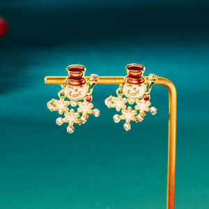 The snowman wears two earrings