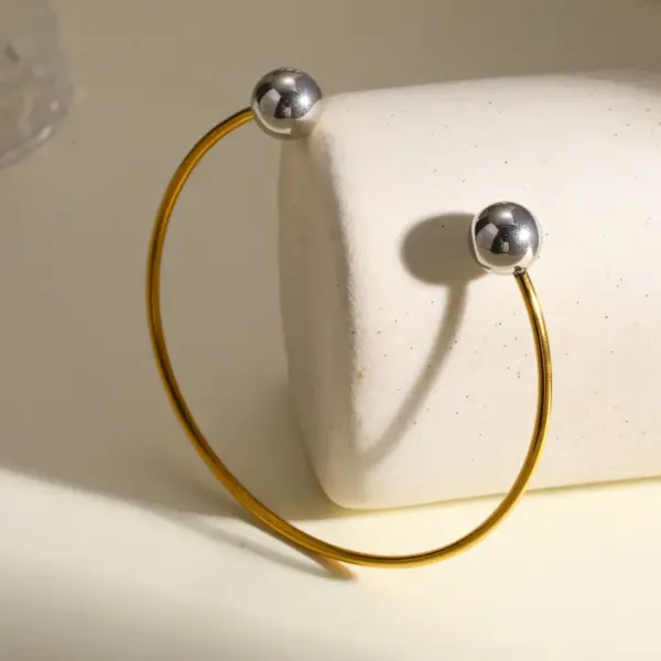 Stainless Steel Ball PVD Coated Real Gold Plated Simple Style Waterproof Non Tarnish Gold Bangle