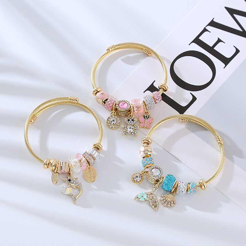 Wholesale New Stainless Steel Alloy Gold Bracelet Women's High Sense Temperament Simple Bracelet Personalized All-match Pendant Bracelet Batch