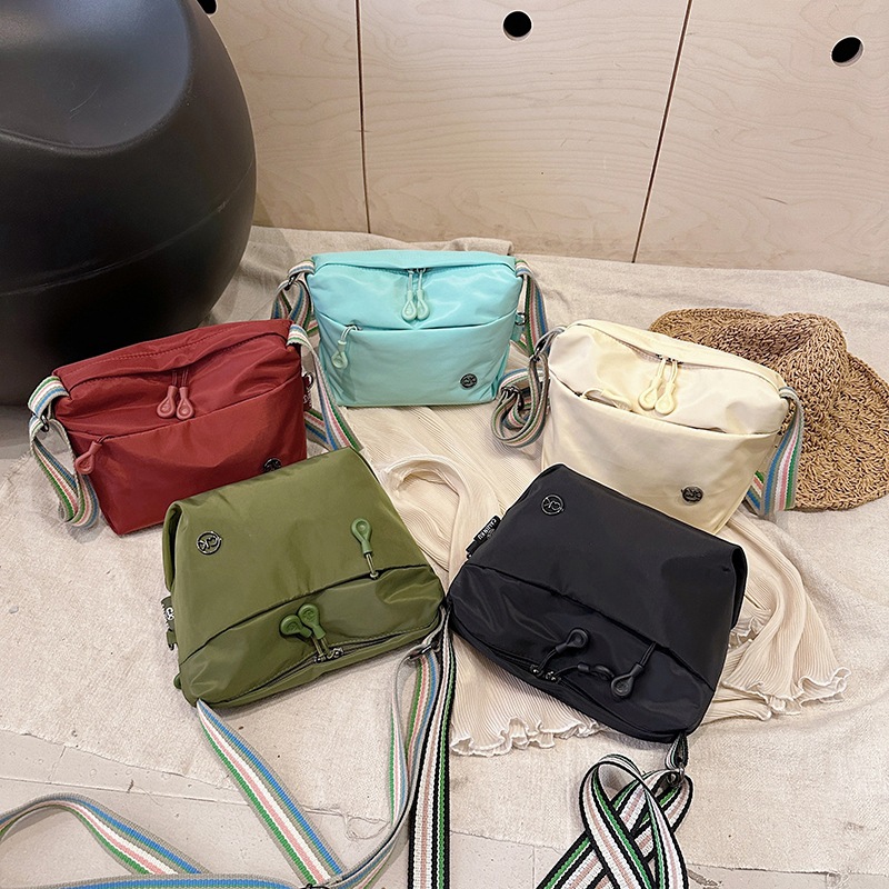 Wholesale Lightweight Srts Travel Small Crossbody Bag Women's Oxford Cloth Shoulder Bag All-match Casual Fashion Mobile Phone Bag Dumpling Bag