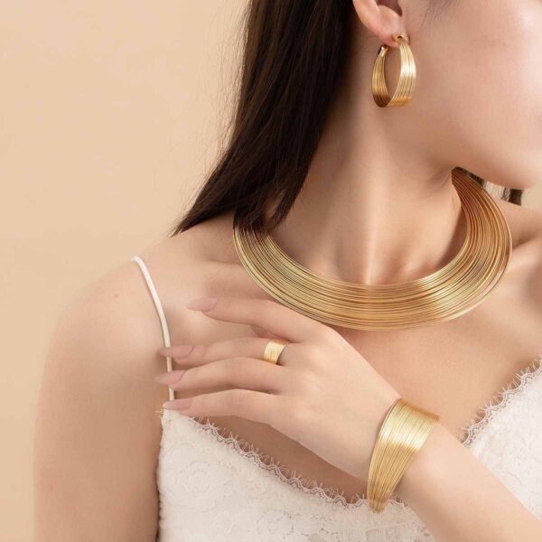 Wholesale Amazon Hot Cross Border Goods Indigenous Vintage Ethnic Traditional Jewelry Classic Multi-layer Collar Jewelry suit Earrings