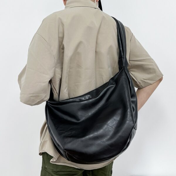 Wholesale Retro Men's and Women's Shoulder Bag Crossbody Dumpling Bag Large Capacity Tote Bag Men's Bag Commuter Bag Student Backpack Cycling Bag