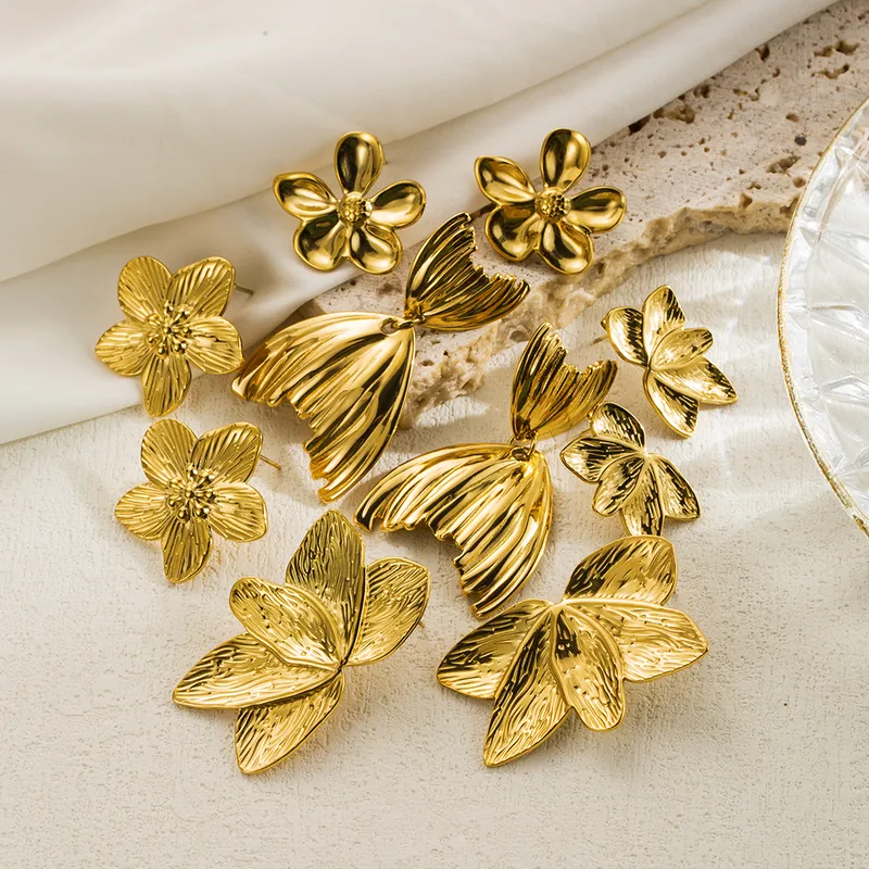 Wholesale 1 Pair IG Style Simple Style Leaves Flower Plating 304 Stainless Steel Stainless Steel Earrings