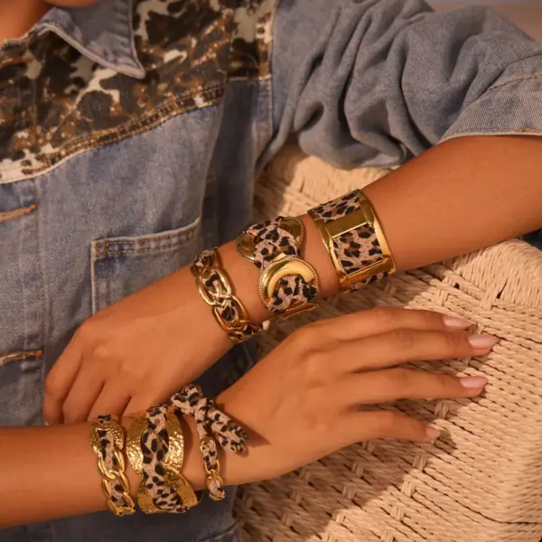 Wholesale Wide Open Stainless Steel Bracelet Plated In 18K Gold With Stylish Leopard Print Ribbon Fashionable Jewelry Accessory For Women