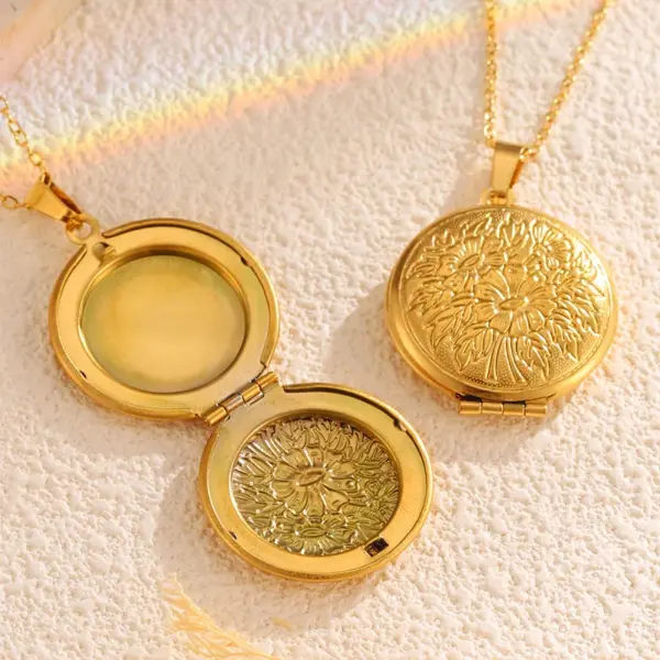 PVD Coated Real Gold Plated Heart Shape 304 Stainless Steel Simple Style Classic Waterproof Non Tarnish Pendant Necklace Locket