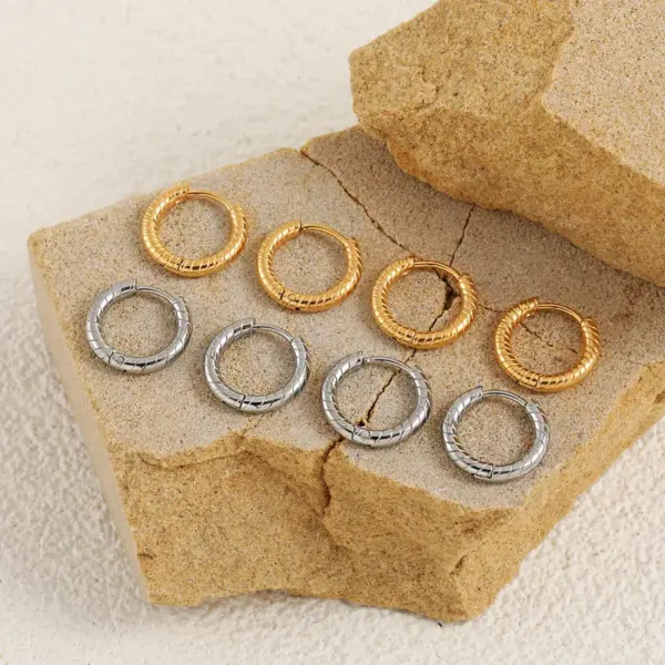 Wholesale 201 Stainless Steel Round PVD Coated 18K Real Gold Plated 18K Gold Basic Waterproof Non Tarnish Plating Earrings