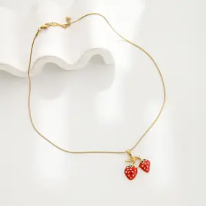S0348 Strawberry Necklace