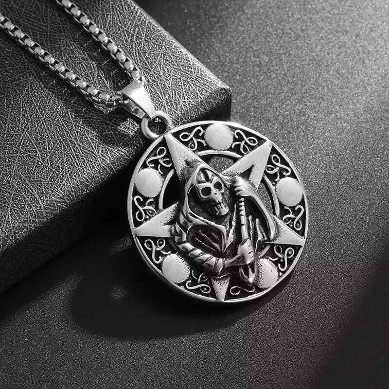 Wholesale Cross-border European and American Personality Death Round Brand Stainless Steel Necklace Men's Hip-hop Creative Five-inted Star Skull Death