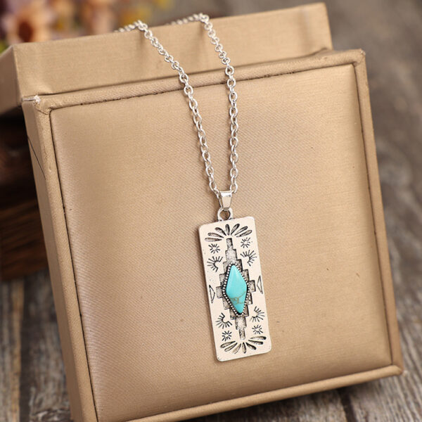 Wholesale Bohemian vintage style turquoise pendant necklace