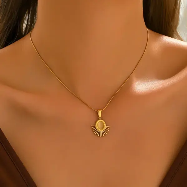 Wholesale A Simple 304 Stainless Steel 18K Gold Plated Vacuum Electroplating (In Furnace) Artificial Diamond Rectangular Asymmetric Handmade Chain Collarbone Necklace