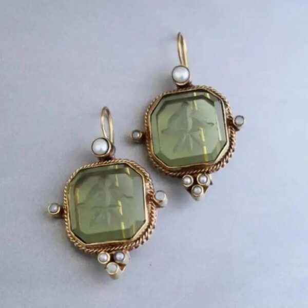 Wholesale Cross-Border Retro Hexagonal Green Crystal Stone Earlobes, Antique Style Hot-Selling Earrings, Personalized Fashionable Commuter Earrings