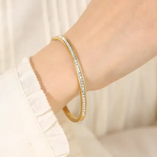 Wholesale Simple Style Solid Color Titanium Steel Inlay Zircon Bangle