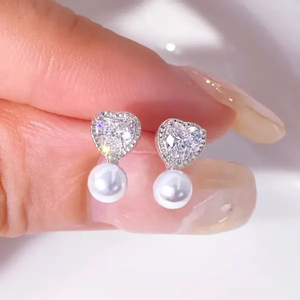 Wholesale 1 Pair Elegant Simple Style Round Star Heart Shape Plating Copper Pearl Zircon Ear Studs