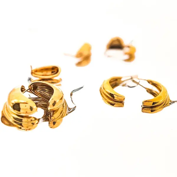 Wholesale 1 Pair Simple Style Solid Color Plating Stainless Steel 18k Gold Plated Ear Studs