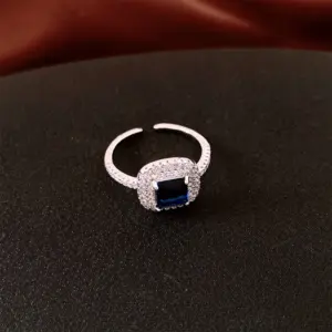 81 # Ring - Silver - Blue - Square