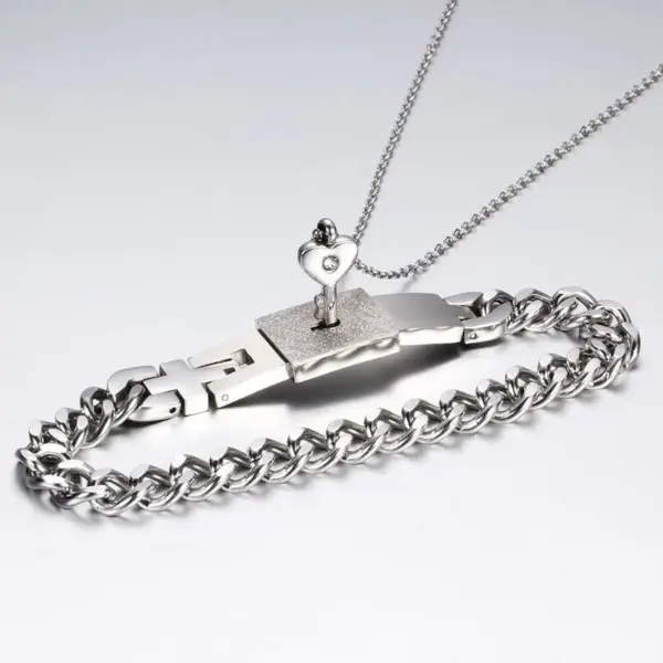 Fashion Creative Cole Lock Titanium Steel Bracelet Necklace Suit