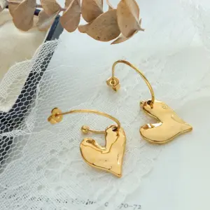 Wholesale PVD Coated Real Gold Plated 18K Gold Heart Shape 304 Stainless Steel Fashion Waterproof Non Tarnish Earrings