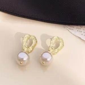 31-Metal Pearl Stud Earrings