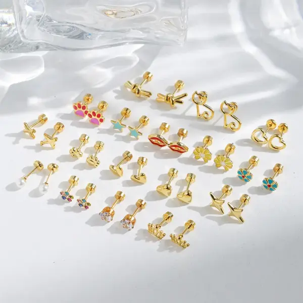 PVD Coated Real Gold Plated 14K Heart Shape Flower 304 Stainless Steel Simple Style Commute IG Waterproof Non Tarnish Small Stud Earrings Ear Studs