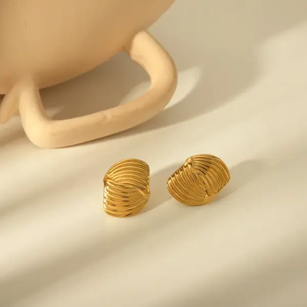 Wholesale 1 Pair Casual Basic Retro Geometric Solid Color Plating 304 Stainless Steel 18K Gold Plated Ear Studs
