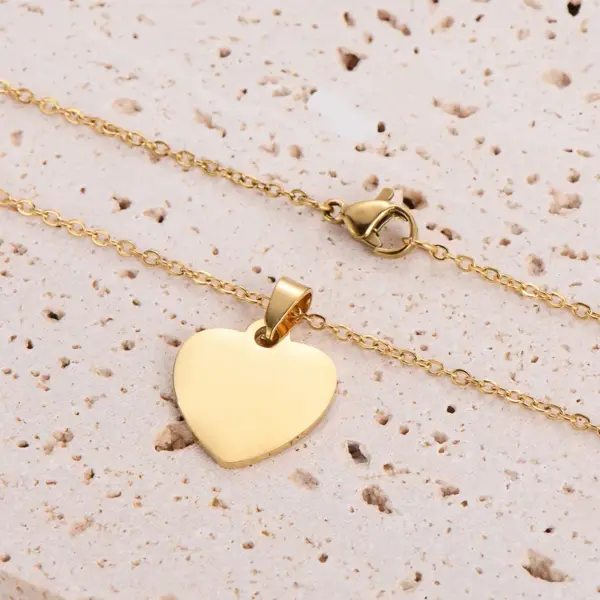 Wholesale Ion Plating (IP) 18K Gold Plated Heart Shape 304 Stainless Steel Sweet Simple Style Waterproof Non Tarnish 304 Stainless Steel Pendant Necklace