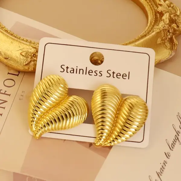 Wholesale PVD Coated 18K Gold Plated Square Heart Shape Flower 304 Stainless Steel Simple Style Waterproof Non Tarnish Ear Studs