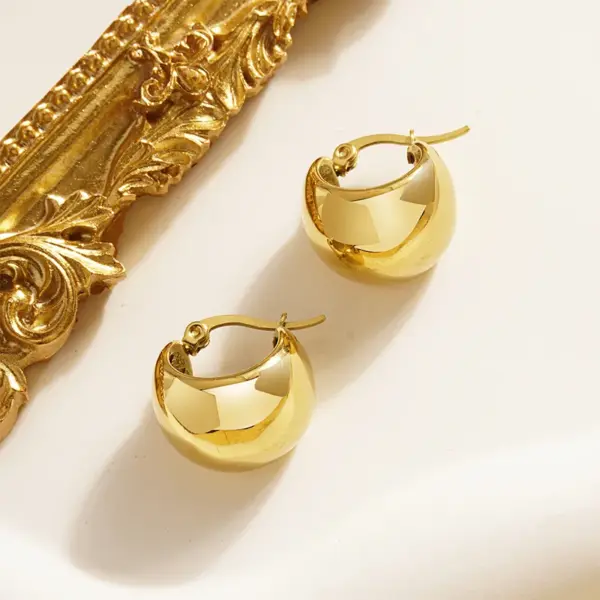 Wholesale PVD Coated Real Gold Plated 18K Gold Geometric 304 Stainless Steel Simple Style Waterproof Non Tarnish Huggie Earrings