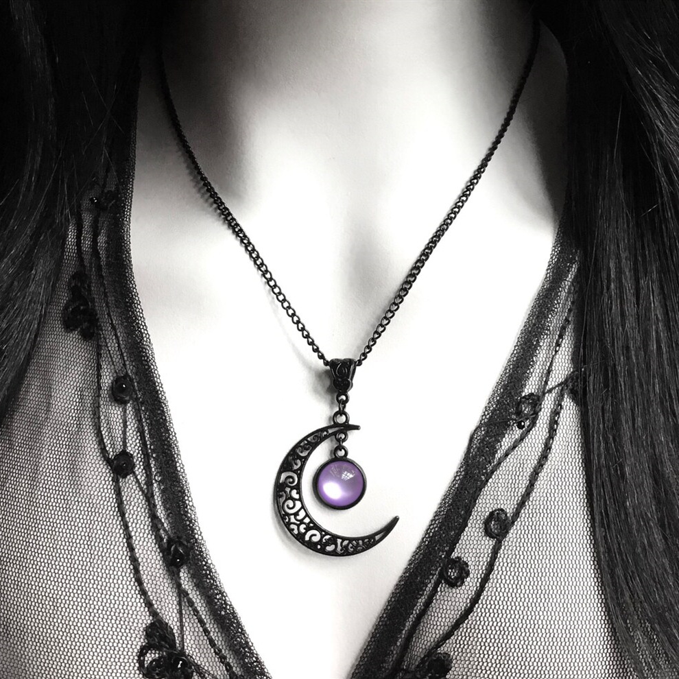 Wholesale Cross-border trade Amazon Gothic Bohemian style black silk crescent necklace factory direct sales