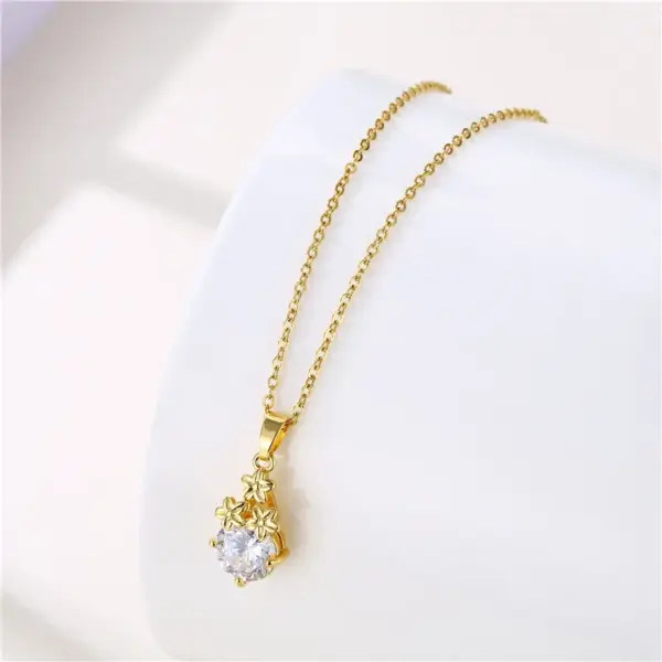 Water Plating Vacuum Plating Real Gold Plated 18K Gold Flower Dragonfly Butterfly 304 Stainless Steel Titanium Steel Simple Style Waterproof Non Tarnish 201 Stainless Steel Pendant Necklace