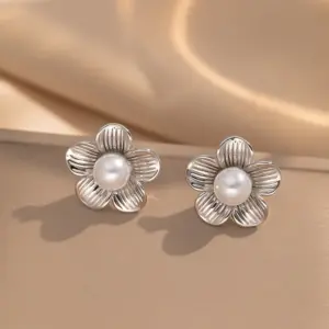 236 Pearl Flower Earrings / Steel Color