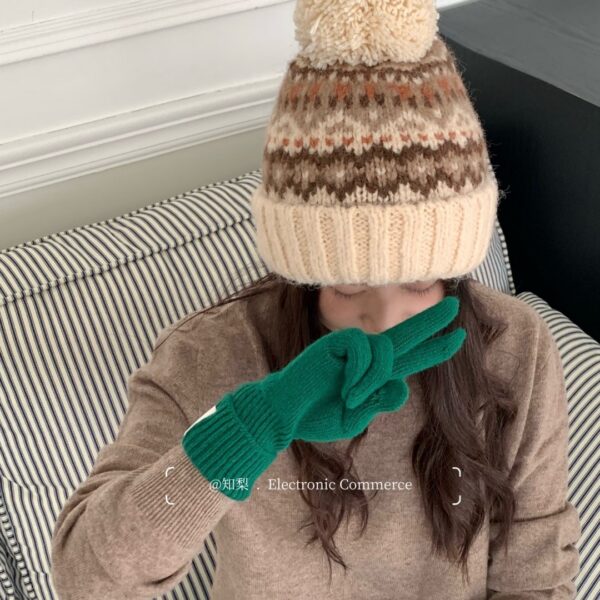 Wholesale Knitted hat with m-ms, warm woolen hat