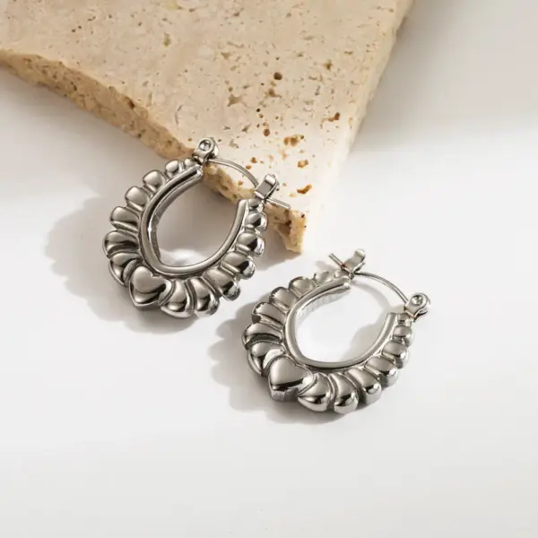 Wholesale 1 Pair Simple Style U Shape Geometric Heart Shape Plating 304 Stainless Steel 18K Gold Plated Stainless Steel Earrings