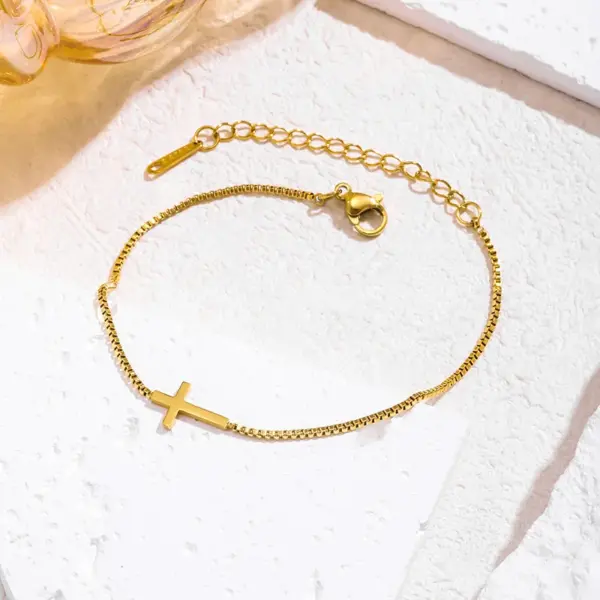 304 Stainless Steel Cross PVD Coated 18K Gold Plated IG Style Fairy Style Casual Box Chain Lobster Trigger Clasp Closure Gold Bracelets