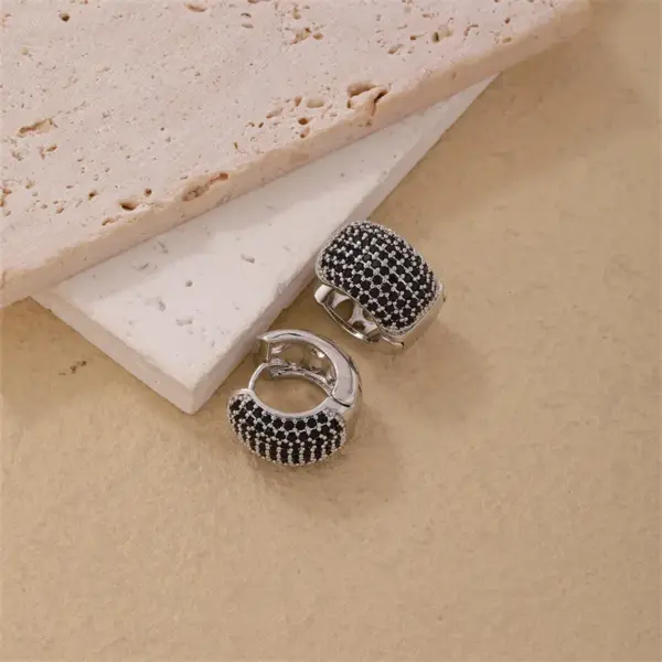 1 Piece Casual Simple Style Geometric Copper Zircon Gold Plated Silver Plated Huggie Earrings