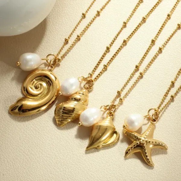 PVD Coated Real Gold Plated Tortoise Hippocampus Shell 304 Stainless Steel Vacation Simple Style Waterproof Non Tarnish 304 Stainless Steel Pendant Necklace