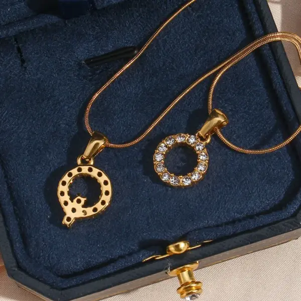 Wholesale PVD Coated Real Gold Plated 18K Gold Letter 304 Stainless Steel Waterproof Non Tarnish 304 Stainless Steel Necklace