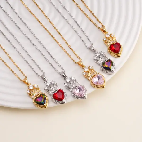 Wholesale Jewelry Vintage Style Classic Style Heart Shape Titanium Steel Copper Zircon Plating Pendant Necklace