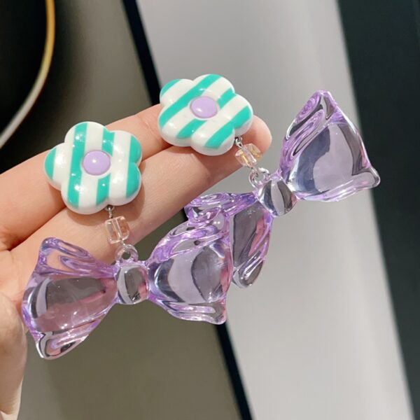 Wholesale Girls' colorful transparent crystal ear clips