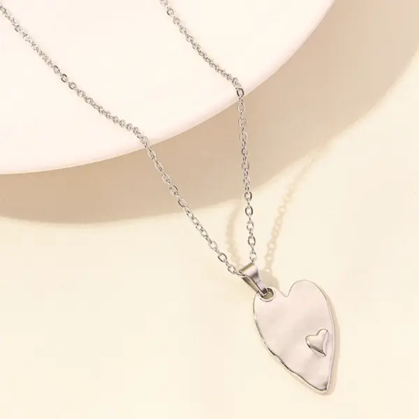 Wholesale PVD Coated Real Gold Plated 18K Gold Heart Shape 304 Stainless Steel Elegant Cute Waterproof Non Tarnish Pendant Necklace