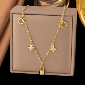 14【H6107】Padlock Necklace / Gold