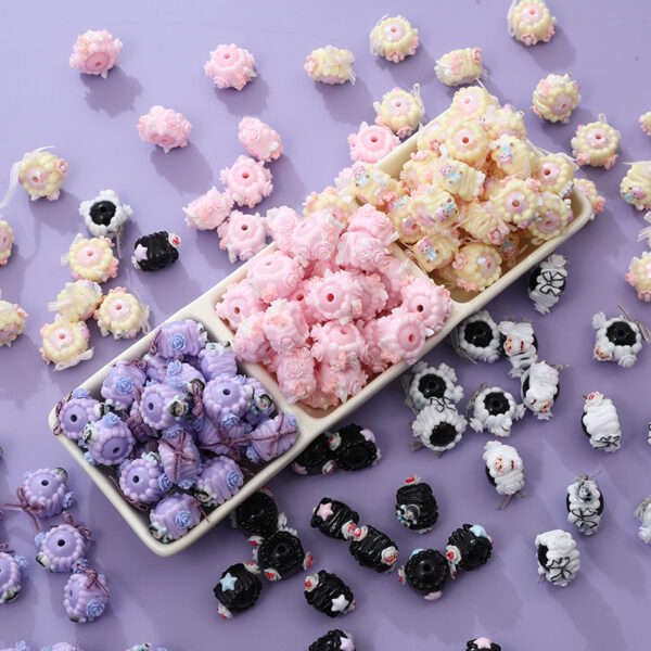 Wholesale New cartoon three-dimensional flower heavy beaded DIY hand-made tide play round beads cream hand-painted beads accessories