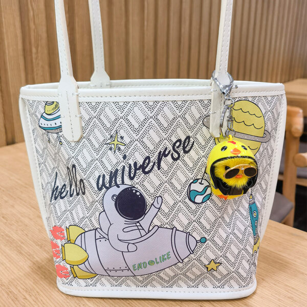 Wholesale Autumn plush little yellow duck car keychain ornaments creative Plush Doll Doll male and female schoolbag pendant gift