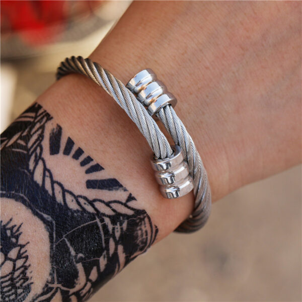 Wholesale sply jewelry trend retro personality stainless steel winding geometric bracelet bracelet aessories wholesale men